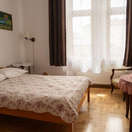Kolory Guest House Cracovie Extérieur photo
