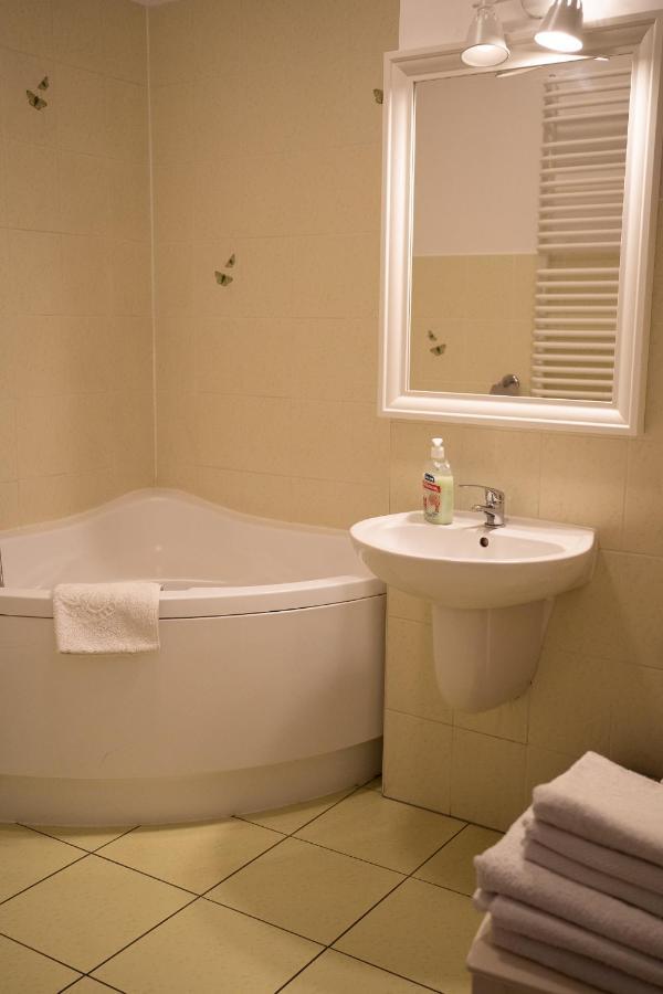 Kolory Guest House Cracovie Extérieur photo