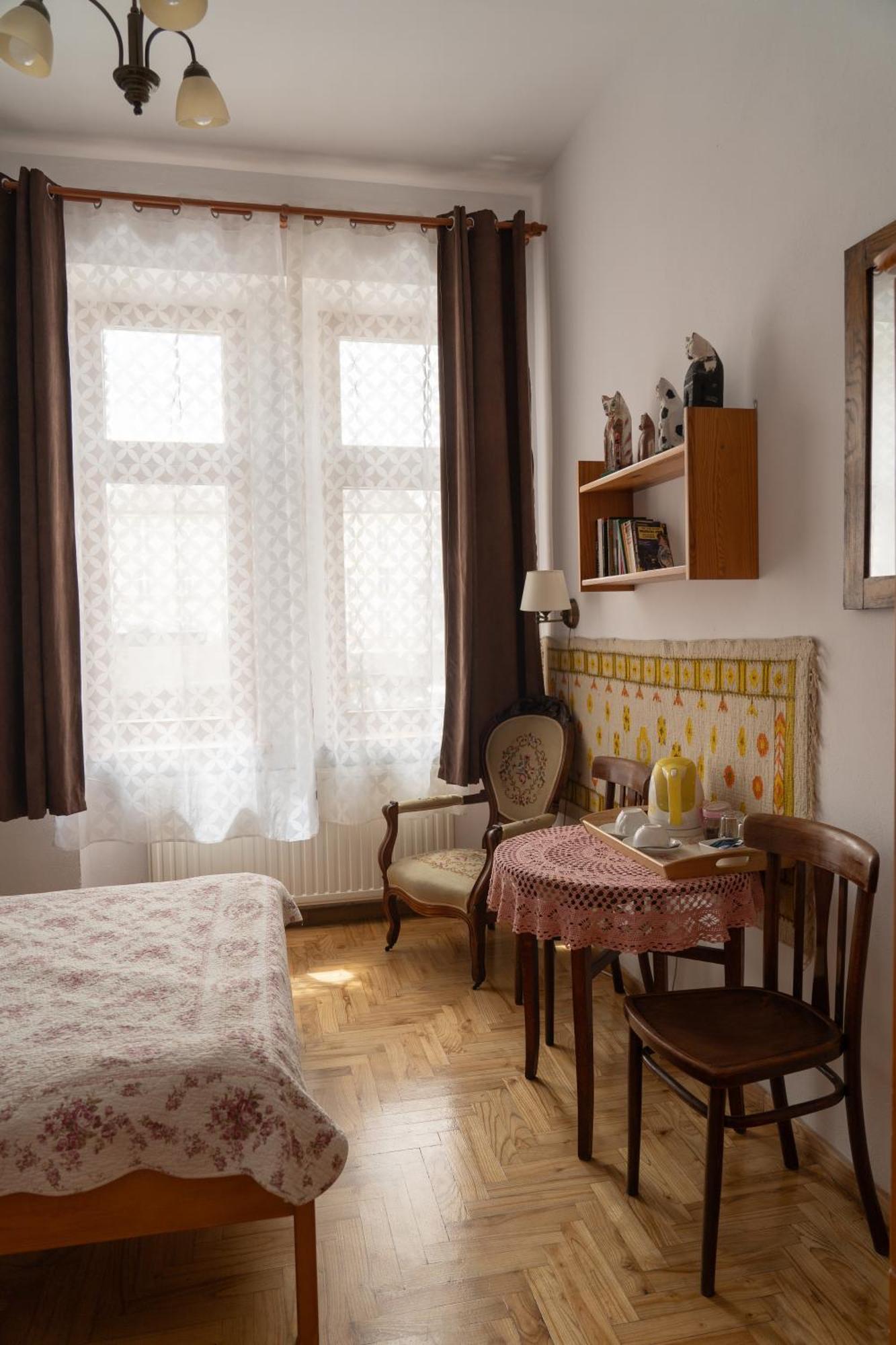 Kolory Guest House Cracovie Extérieur photo