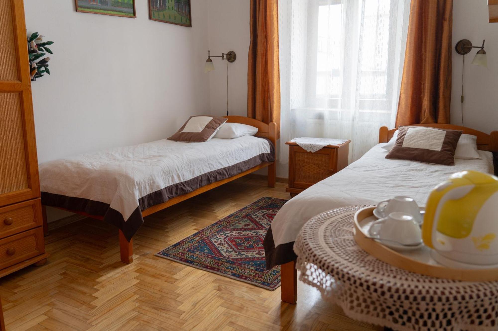 Kolory Guest House Cracovie Extérieur photo