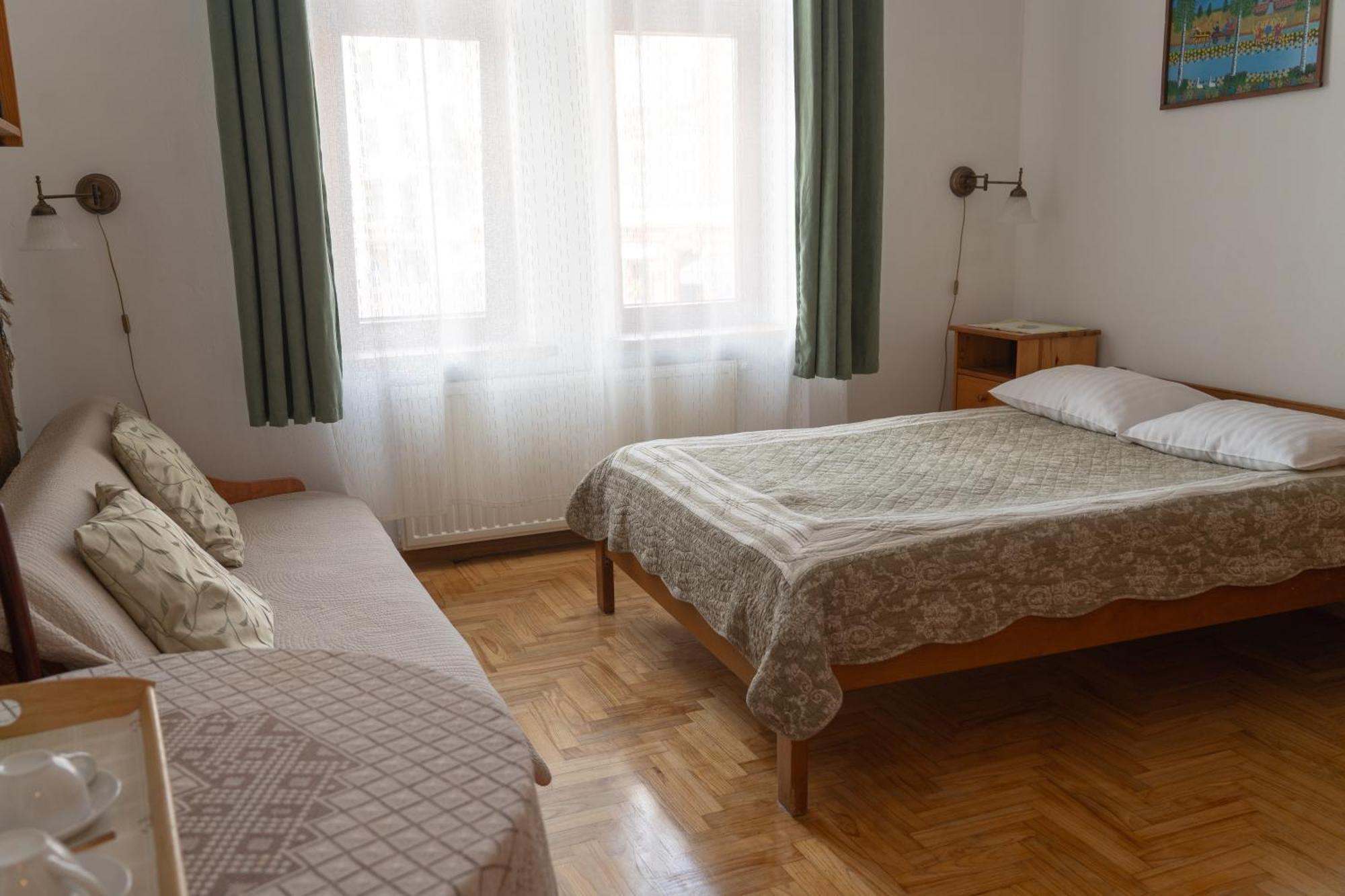 Kolory Guest House Cracovie Extérieur photo