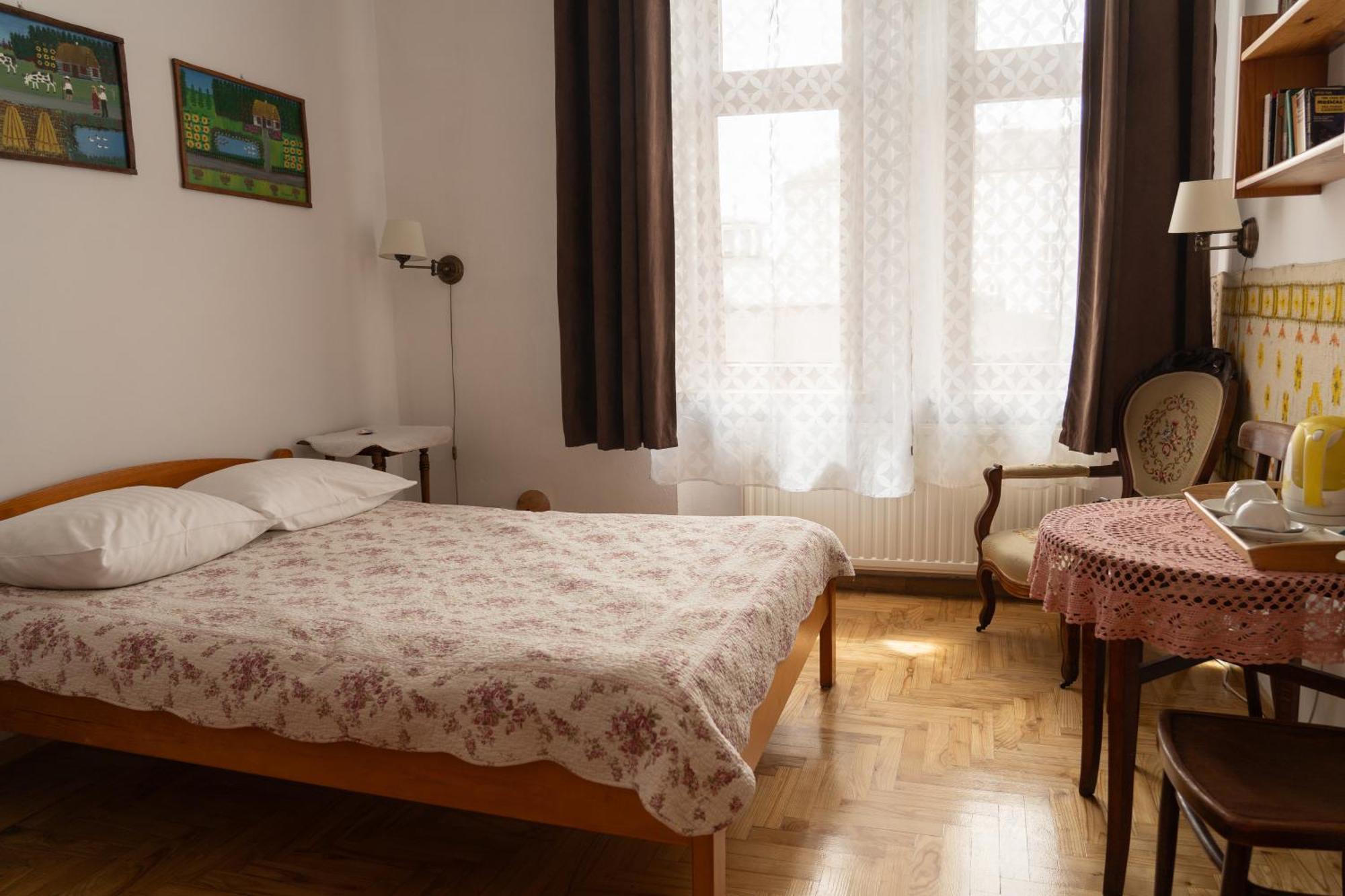 Kolory Guest House Cracovie Extérieur photo